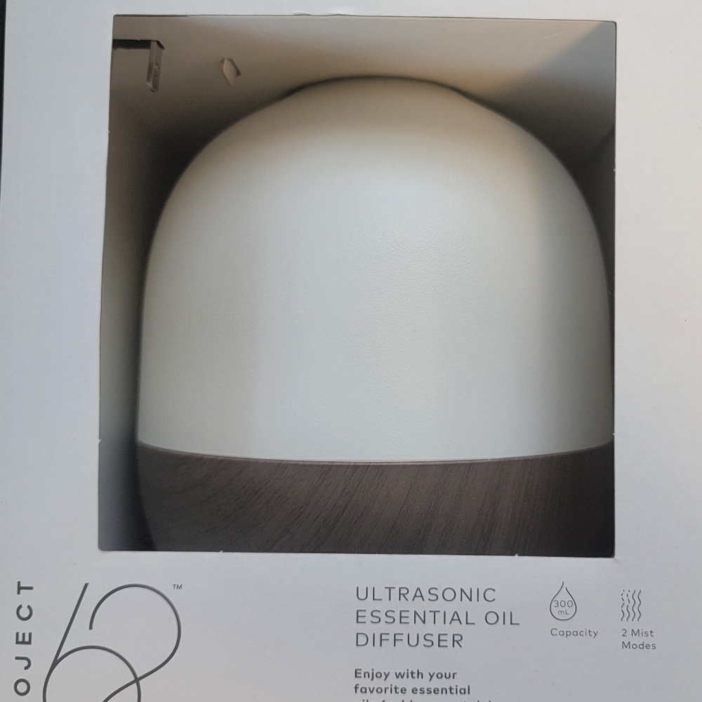Project 62 Ultrasonic Essential Oil Diffuser 300 Ml New In Box Never Use.